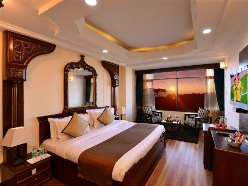 Ashiana Clarks Inn Shimla Exterior foto